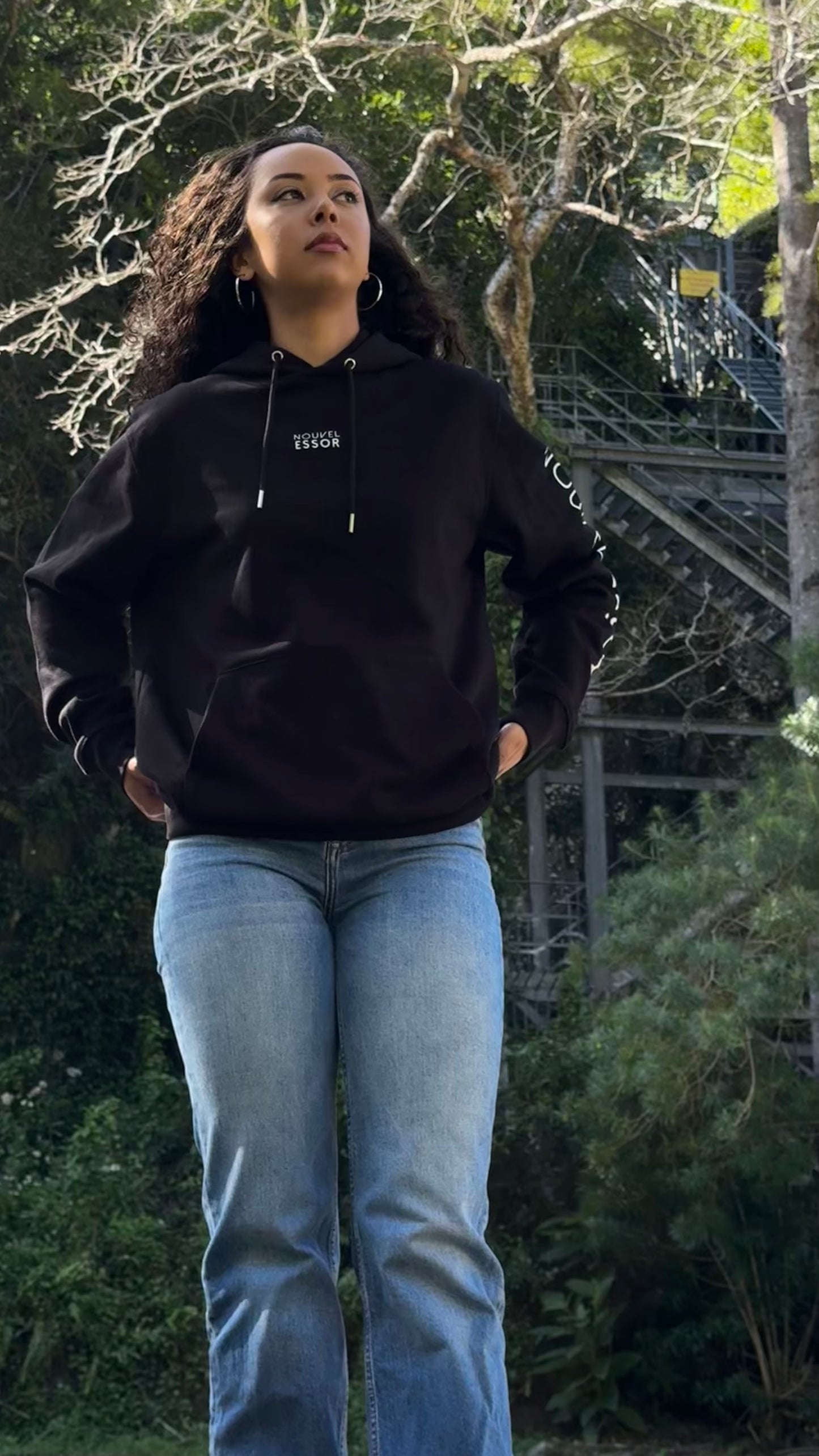 Sweatshirt à capuche noir unisexe