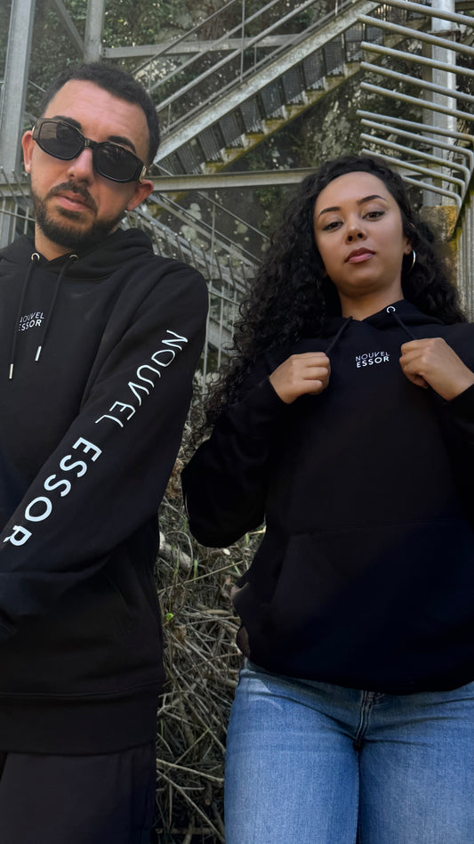 Sweatshirt à capuche noir unisexe
